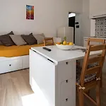 Light Garden بيت ضيافة تاورمينا