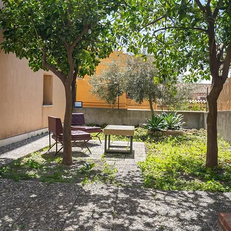 Light Garden 招待所 3*