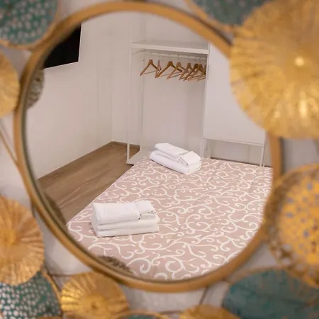 Light Garden 招待所 3*