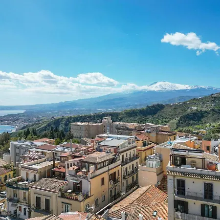 Light Garden 招待所 3*