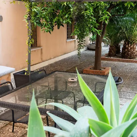 招待所 Light Garden 陶尔米纳